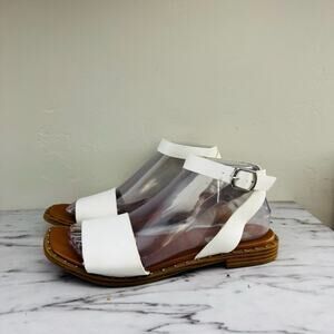 Steve Madden White Slip On Flat Sandals Women’s Size 7.5